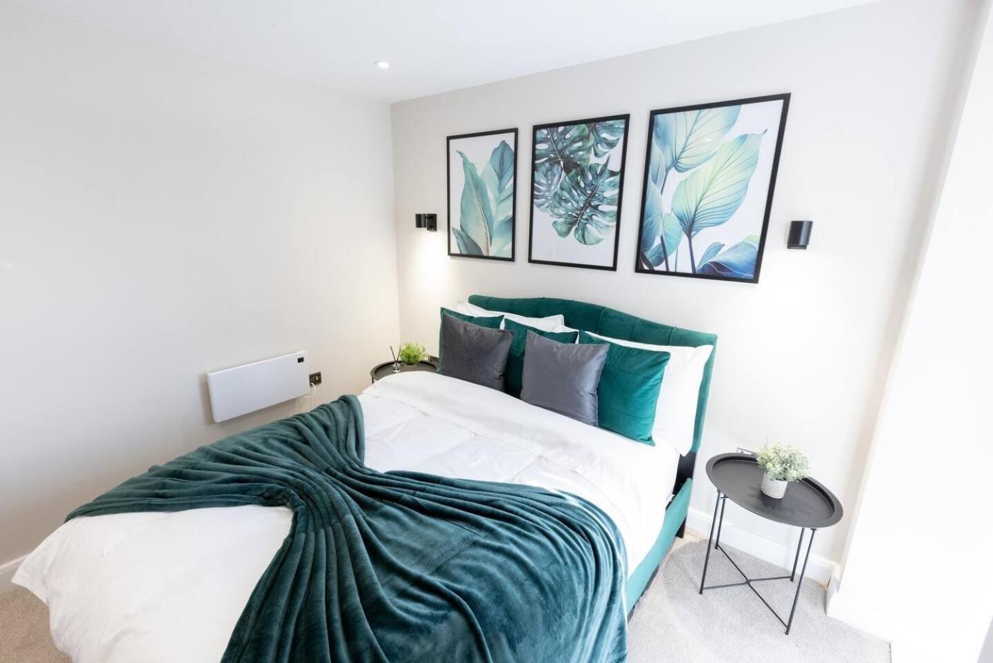 Modern City Apartment - Sleeps 4 & Walk To Arena ลีดส์ ภายนอก รูปภาพ