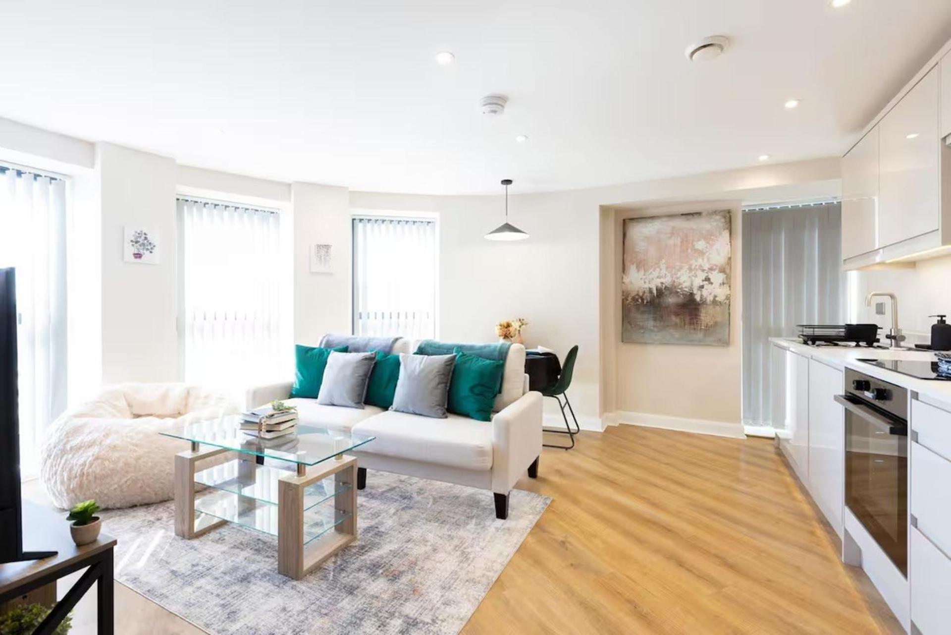 Modern City Apartment - Sleeps 4 & Walk To Arena ลีดส์ ภายนอก รูปภาพ